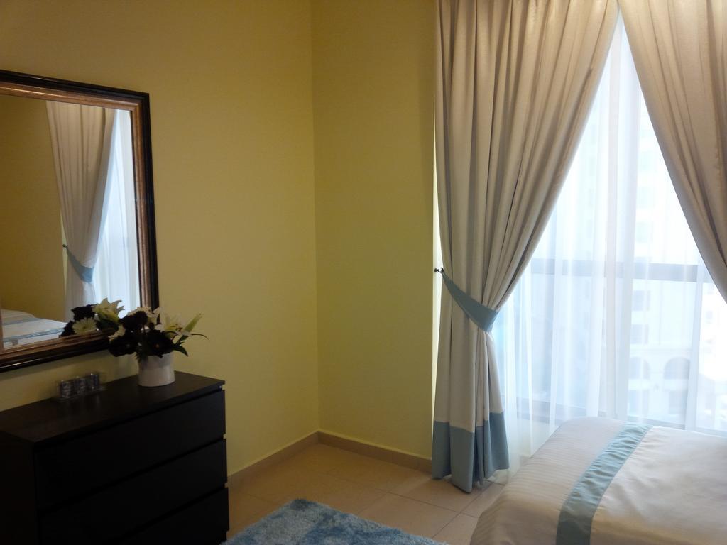 Jumeirah Beach Residence S2 - Four Bedroom Apartment Dubai Room photo